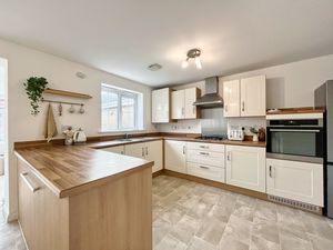 Photo 17- click for photo gallery